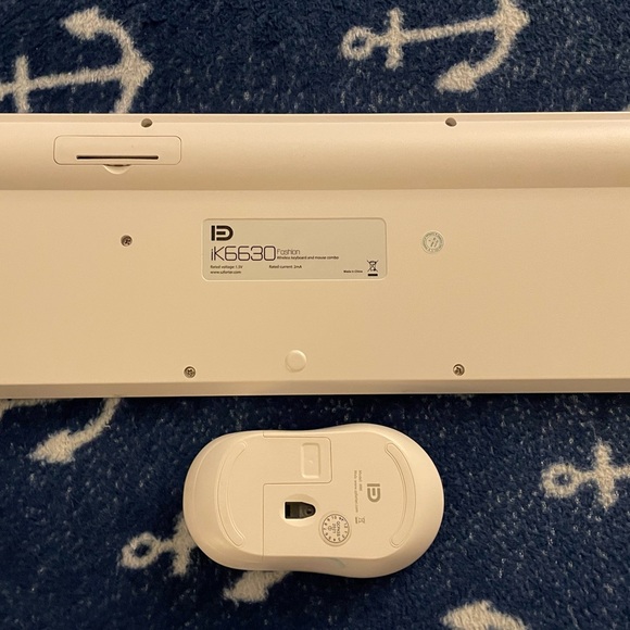 Wireless keyboard with mouse. EUC - Picture 5 of 7